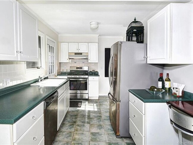 Kitchen - 45 Sunrise Ave