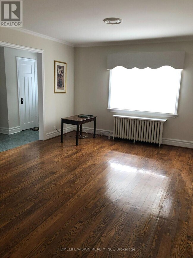 Photo du bâtiment - 140 Mortimer Ave