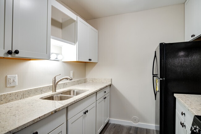 1BR, 1BA - Luxury - 730SF - Cornerstone Townhomes
