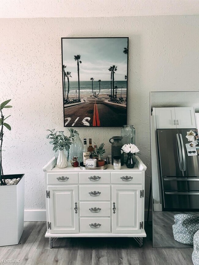 Foto del edificio - 3 br, 1 bath House - 561 NE 61st St