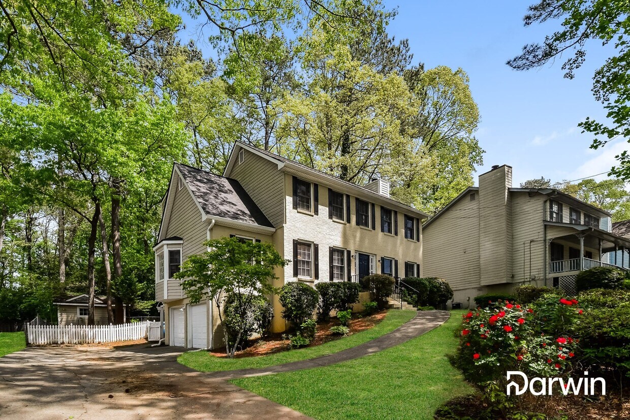 Primary Photo - 2820 Spring Ridge Cir