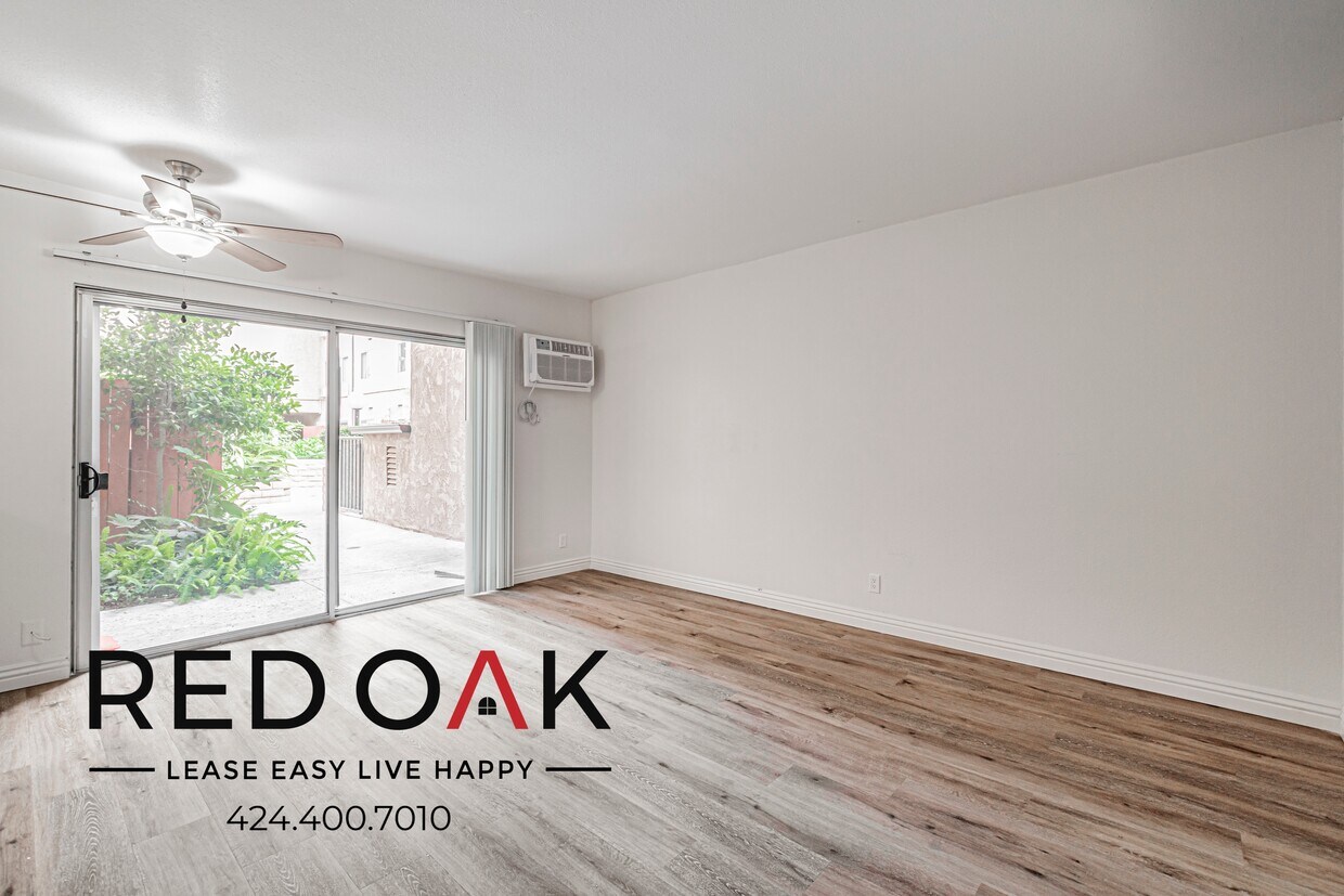 Foto principal - 15005 Sherman Way