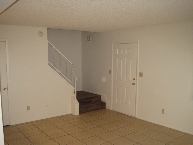 Building Photo - 4420 E Wood St