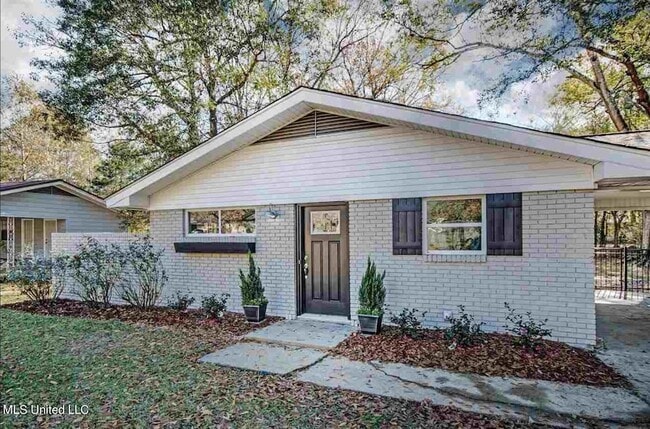 Building Photo - 361 Mary Ann Dr