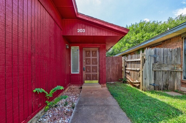 Building Photo - 2 Bedroom 2 Bath Townhouse in MWC!
