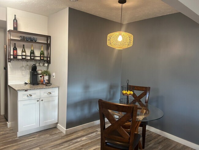 Foto del edificio - 6002 Randy Rd