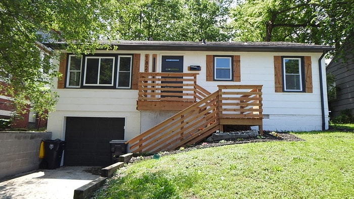 Primary Photo - 3 bed 1 bath in Midtown KC