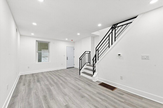 Building Photo - 5729 Hadfield St