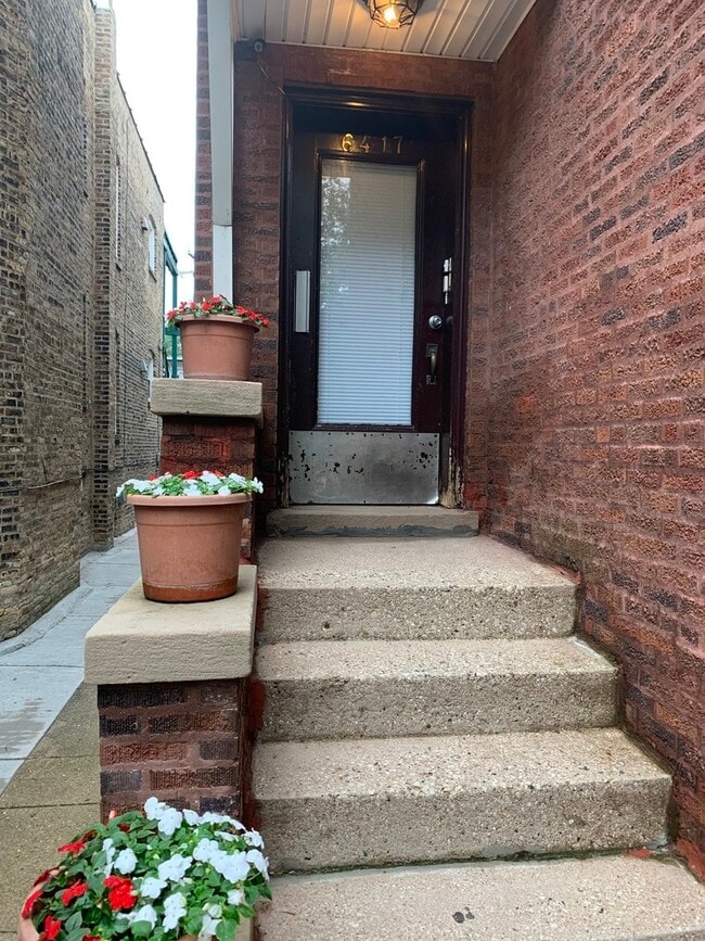 Building Photo - 6417 N Wayne Ave