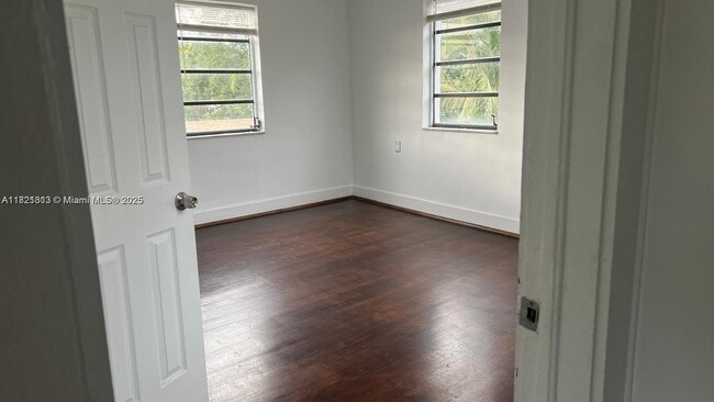 Foto del edificio - 1053 NW 30th St
