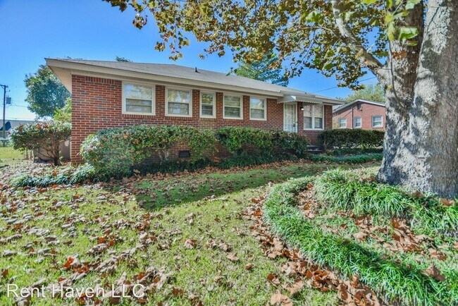 Building Photo - 4121 Chesterfield Dr