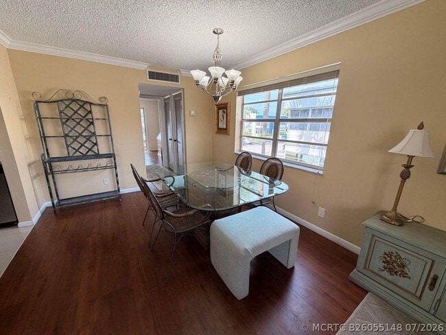 Building Photo - 569 Normandy Ln