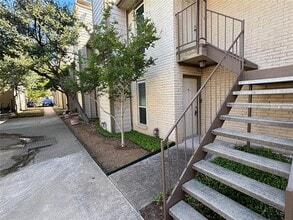 Building Photo - 10650 Steppington Dr