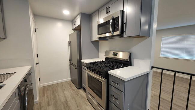 20190905_141557_resized - 579 James Ave