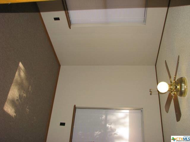 Building Photo - 1018 W County Line Rd