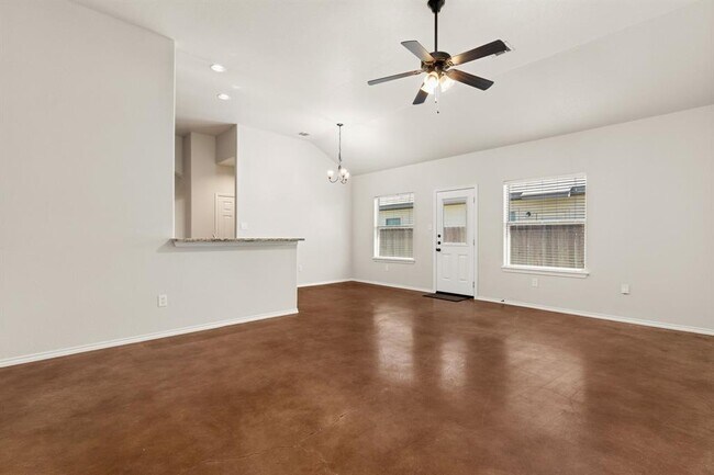 Building Photo - 2573 Pahmeyer Rd