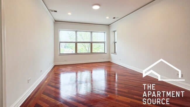Building Photo - 7227 N Rogers Ave