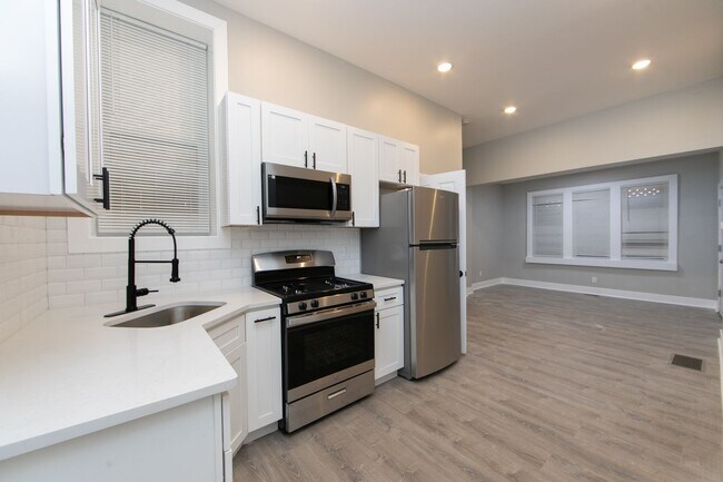 Foto del edificio - Brand New 1 Bed/1.5 Bath Apartment on Broadway Avenue in Camden!