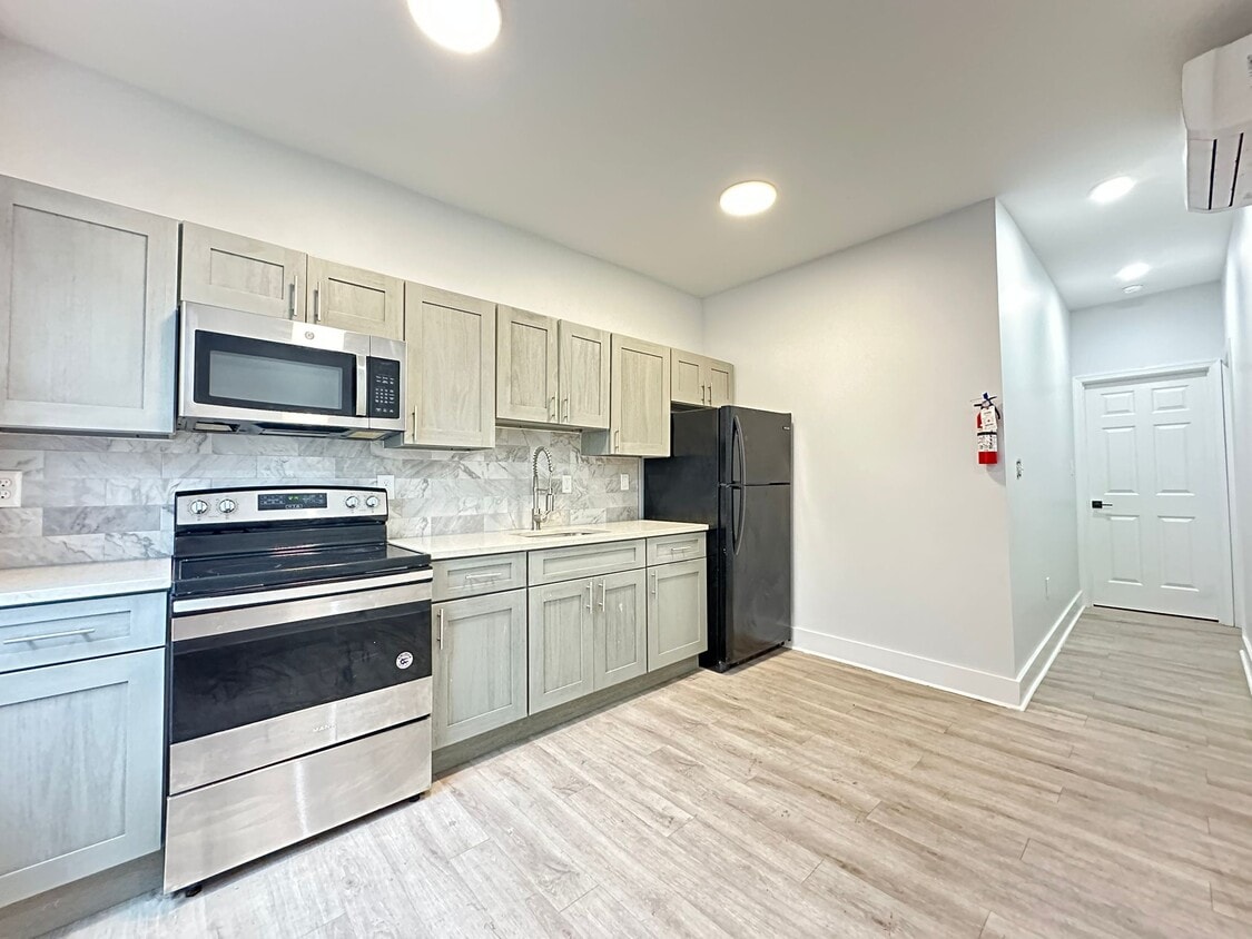 Photo - 2822 N Taney St-