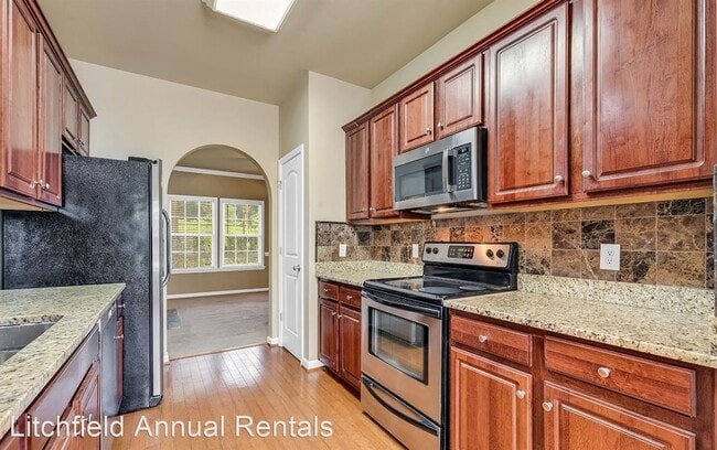Building Photo - 3 br, 2.5 bath House - 1631 Low Country Pl...