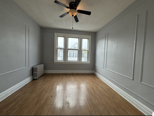 164 Pearsall Ave 3 - 161 Pearsall Ave
