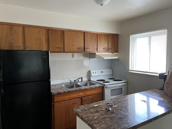 Building Photo - 624 Stoddard Ave