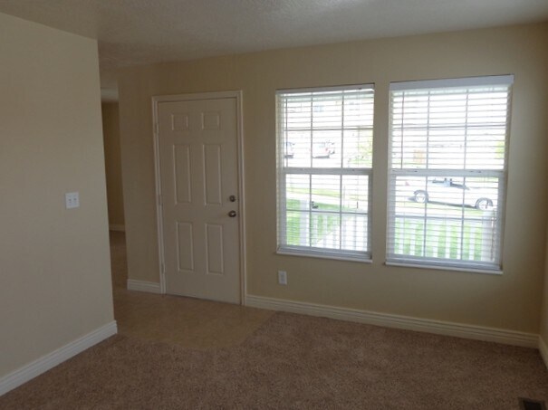 Foto del edificio - 7652 N Wyatt Earp Ave