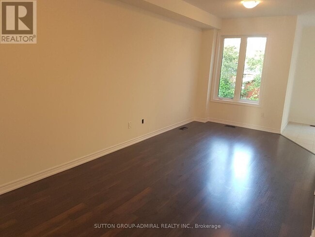 Building Photo - 38 Greenwood Dr