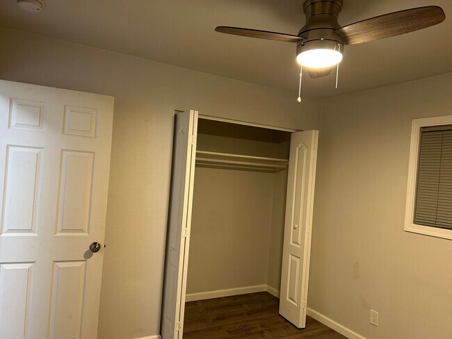 Foto del edificio - **READY FOR MOVE IN** Sparks Duplex