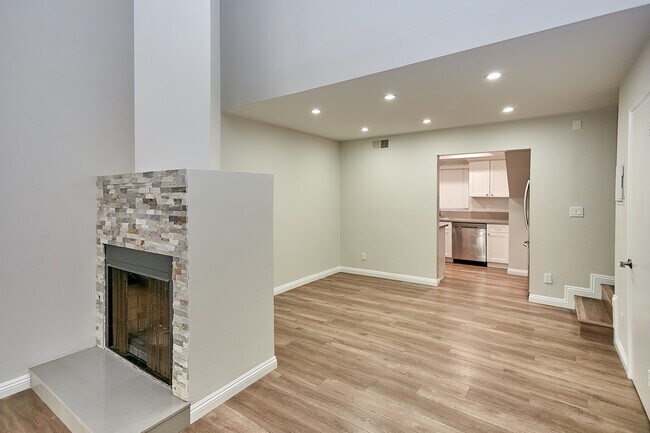 Building Photo - 254 S Hobart Blvd
