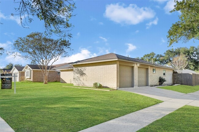 Foto del edificio - 8802 Tanager St