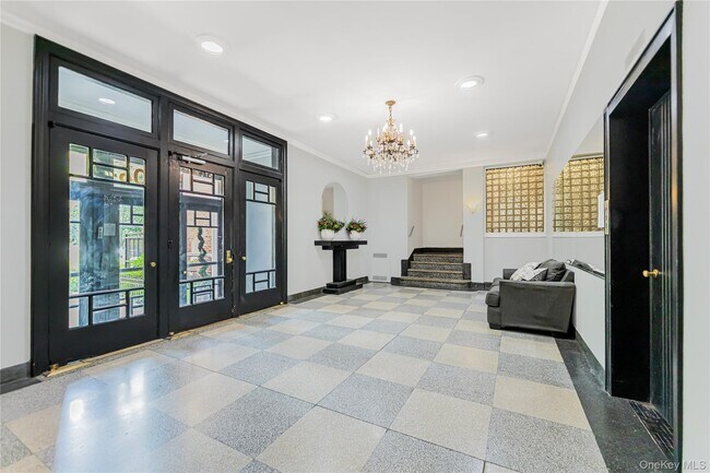 Foto del edificio - 306 E Mosholu Pkwy S