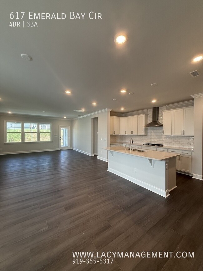 Foto del edificio - 617 Emerald Bay Cir