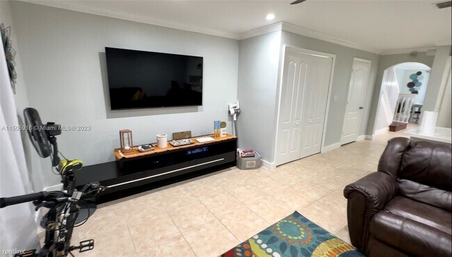 Building Photo - 3 br, 2.5 bath Townhome - 3059 SW 129th Way