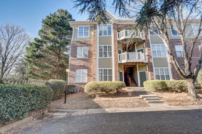 Building Photo - 226 S Torrence St