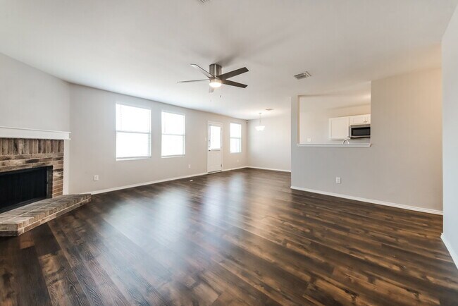 Building Photo - 1412 Laurel Ln