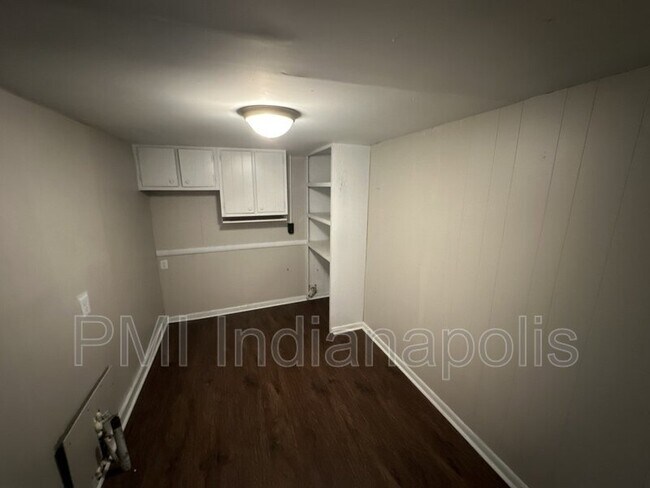 Foto del edificio - 2107 N Spencer Ave