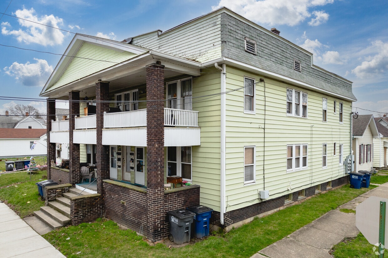 Primary Photo - 1202-8 Nevada St