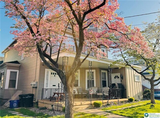 Foto del edificio - 832 Spring Garden St