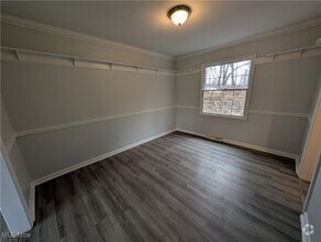 Building Photo - 1565 Chadwick Rd