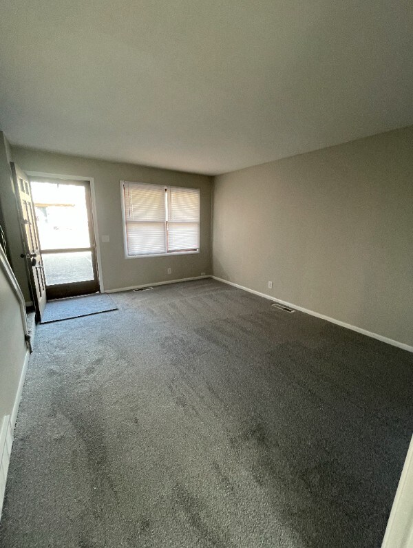 Foto del edificio - 327 Pershing Ave NE