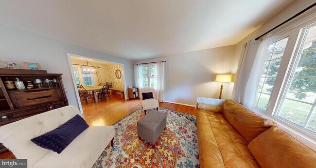 Foto del edificio - 7305 Whitson Dr