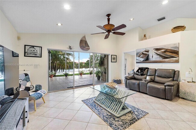 Foto del edificio - 11851 SW 7th St