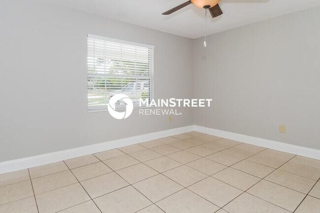 Foto del edificio - 4 Bedroom Pet-Friendly Home in Jacksonville, FL with Main Street Renewal