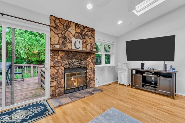 Building Photo - 428 Oak Knoll Drive Unit 428