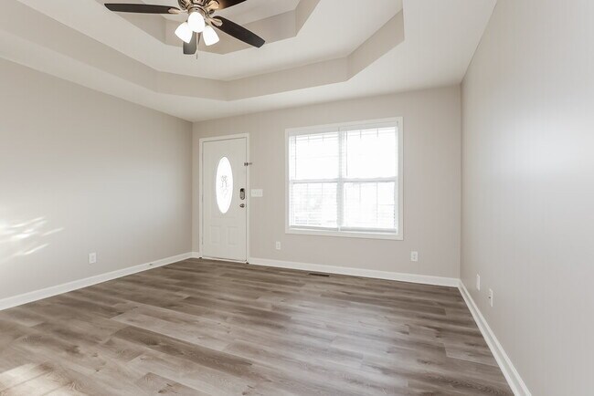 Foto del edificio - 318 Gallop Ln
