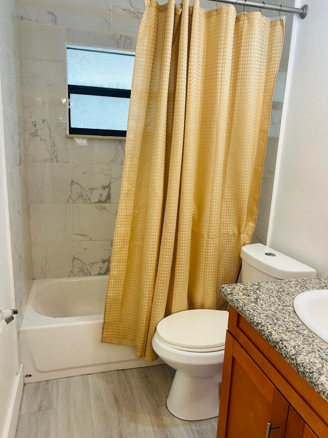 Foto del edificio - 844 NW 3rd Ave