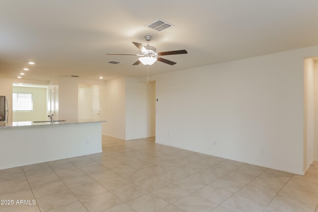 Building Photo - 9004 S 254th Dr