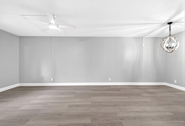 Building Photo - 6495 Chasewood Dr