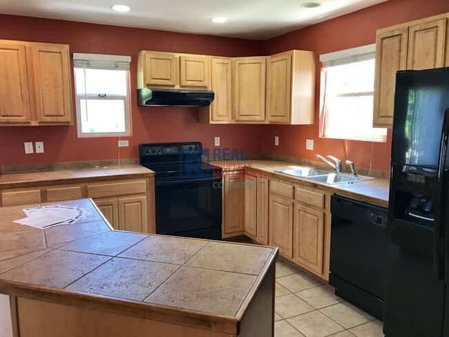 Building Photo - 4274 S Braun Ct